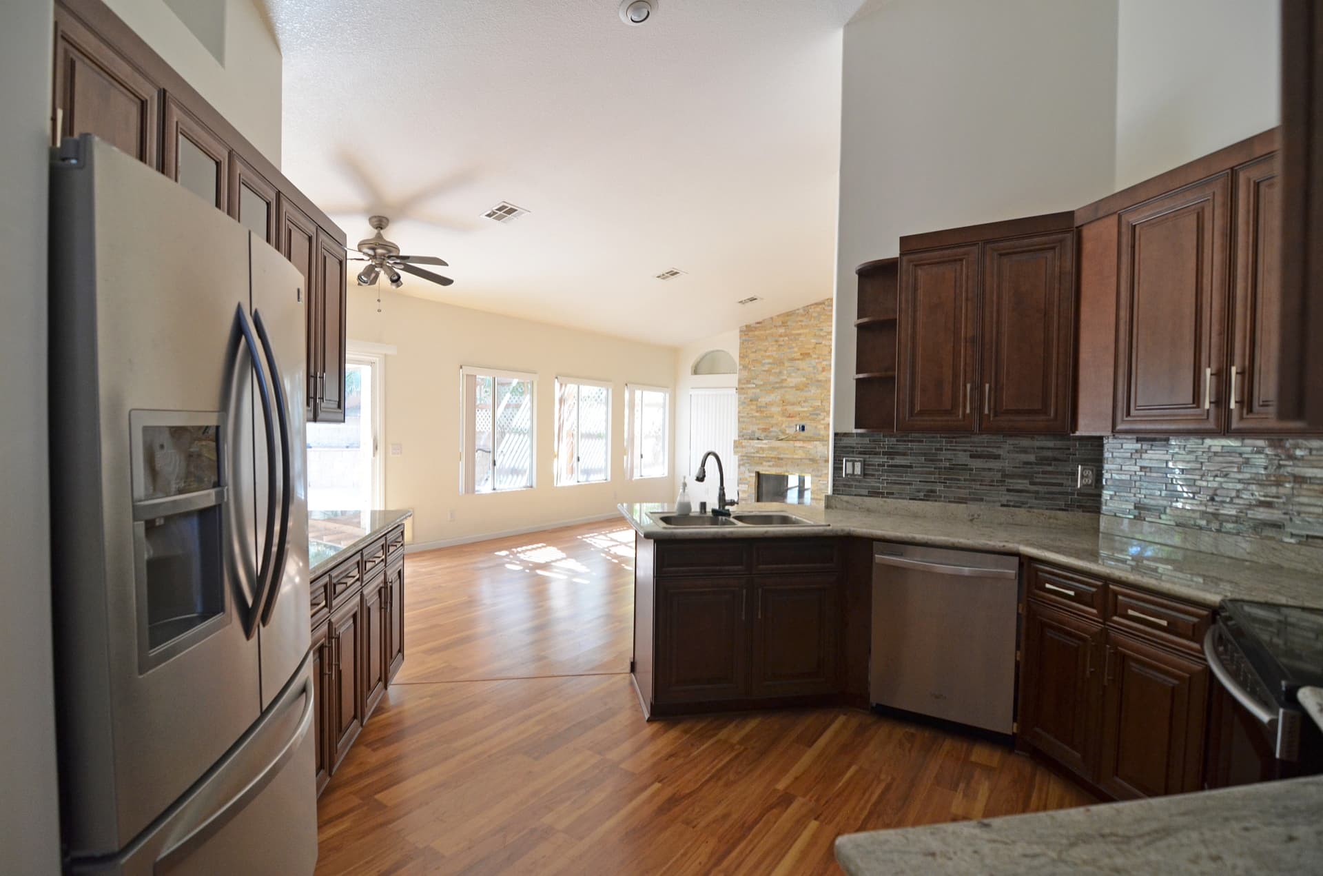 1408 Willow St, APT 123, Yakima WA 98902 photo 3