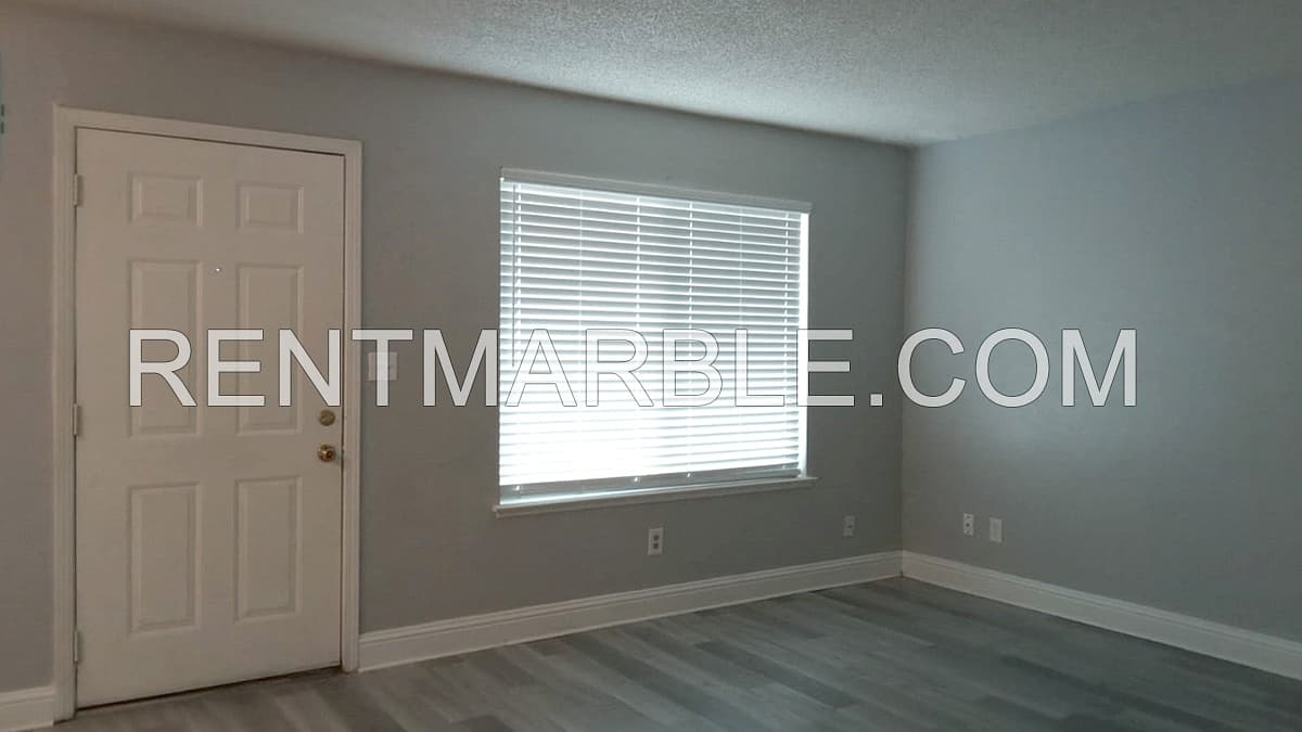 4550 E Fountain Way, Apt 103, Fresno CA 93726 photo 4